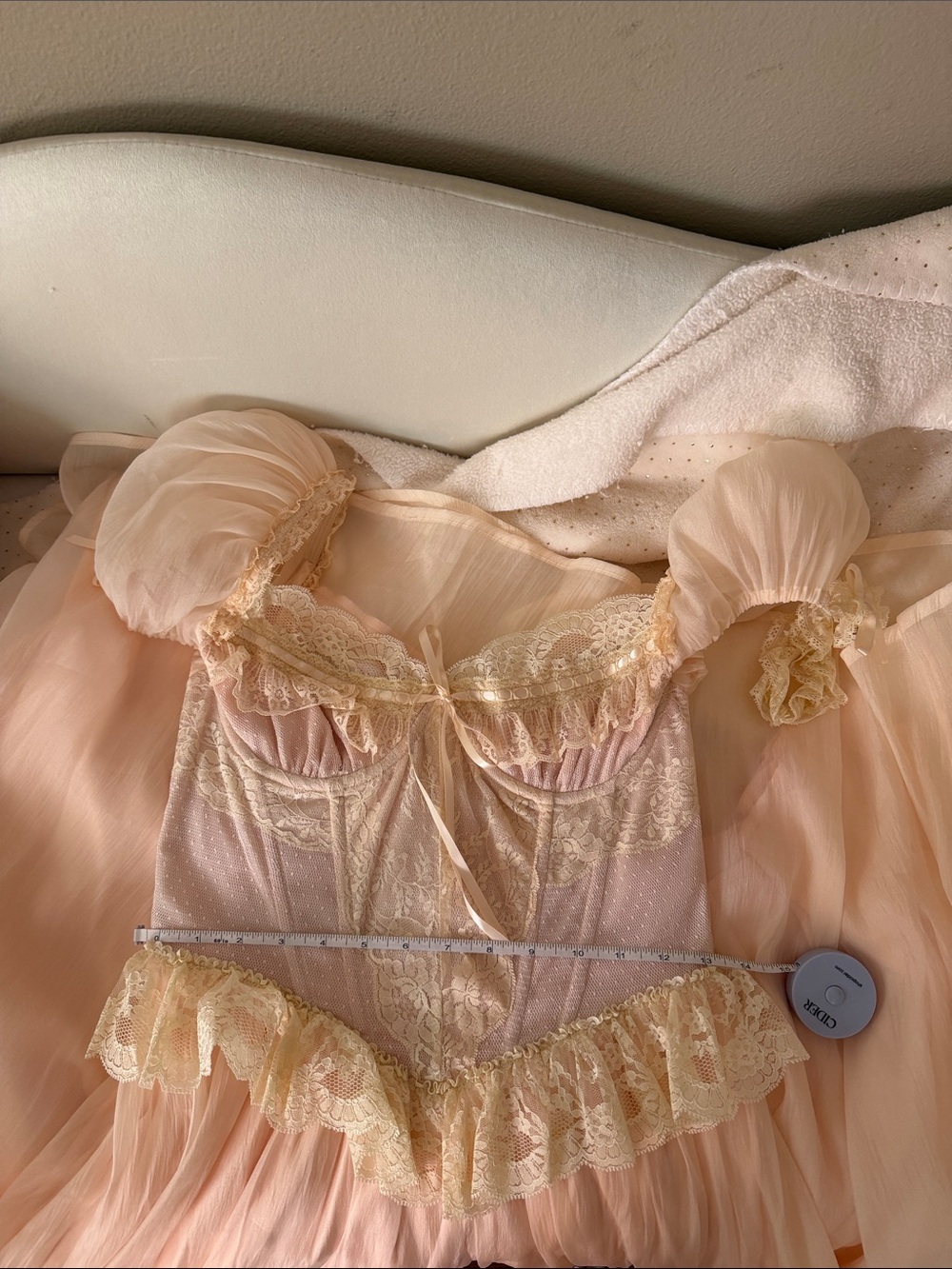 Lacemade dress - Picture 13 of 16